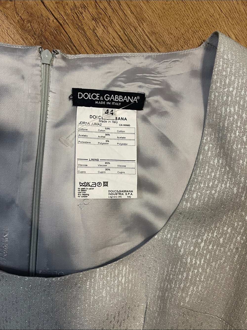 New Dolce & Gabbana Silver Sparkle Sleeveless Midi Dress size 44 - Never Worn -